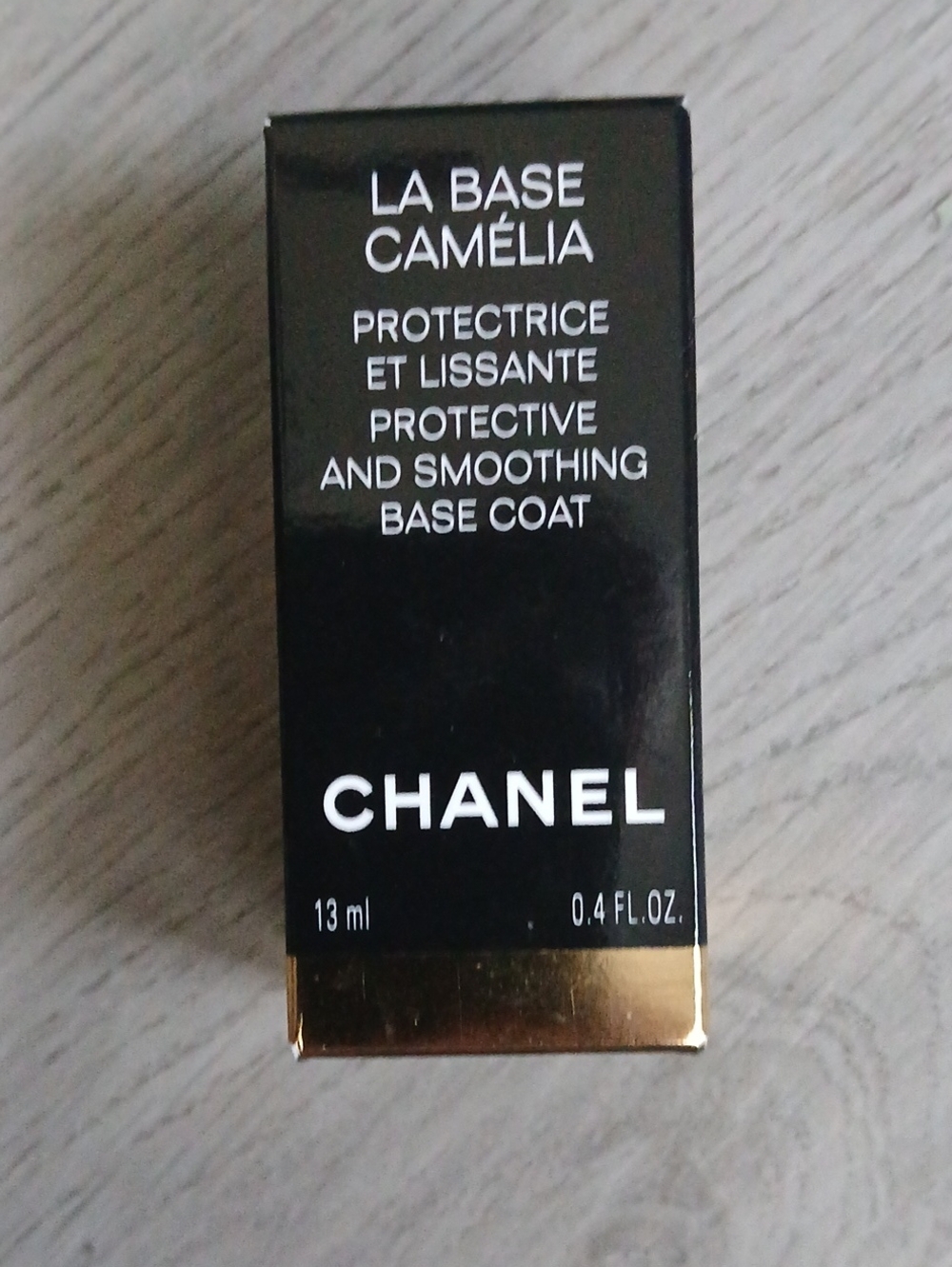 CHANEL La Base Camélia Protective & Smoothing Base Coat - Black and Gold